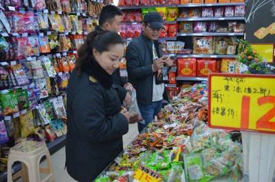 節(jié)前食品安全檢查全面啟動(dòng) 保障食品銷(xiāo)售環(huán)節(jié)安全無(wú)憂(yōu)